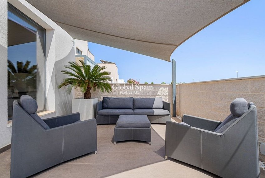 Resale - VILLA -
CIUDAD QUESADA