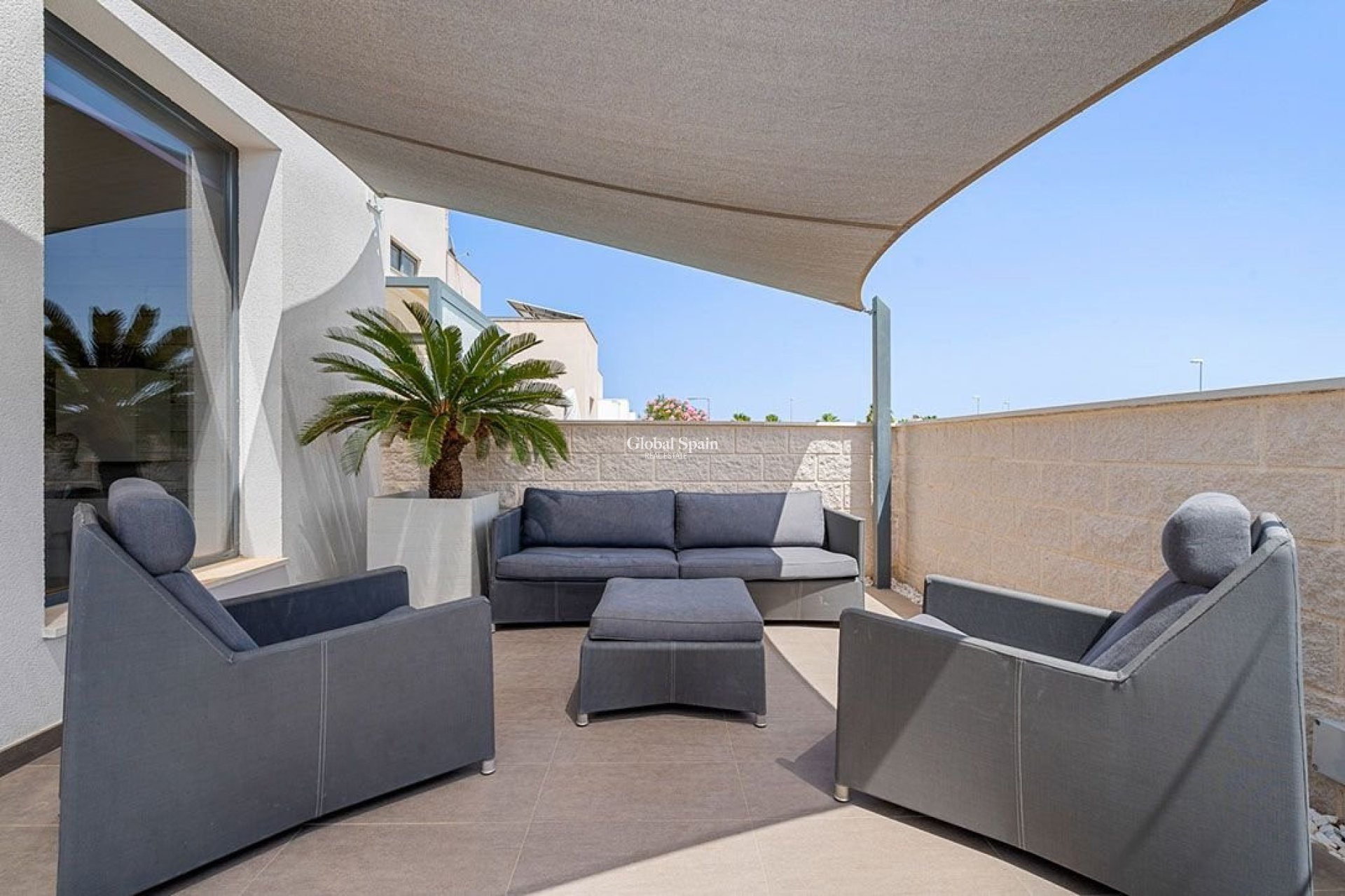 Resale - VILLA -
CIUDAD QUESADA