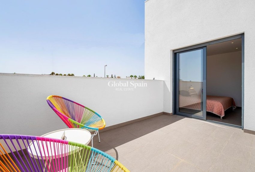 Resale - VILLA -
CIUDAD QUESADA