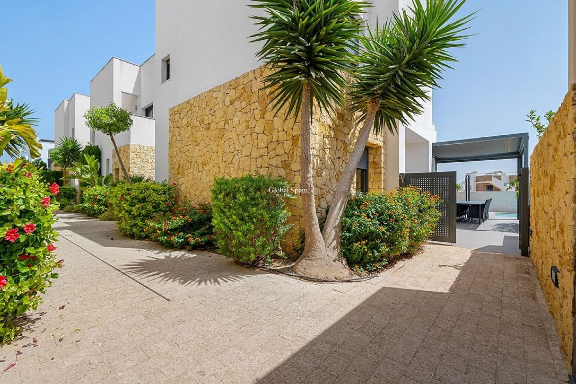 Resale - VILLA -
CIUDAD QUESADA