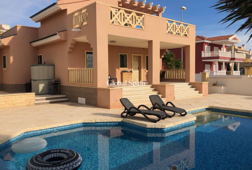 Resale - VILLA -
CIUDAD QUESADA