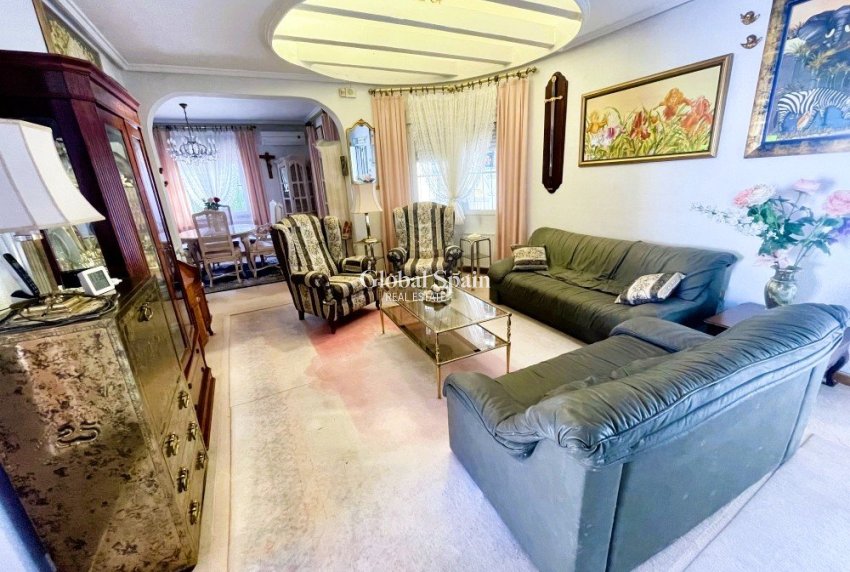 Resale - VILLA -
CIUDAD QUESADA