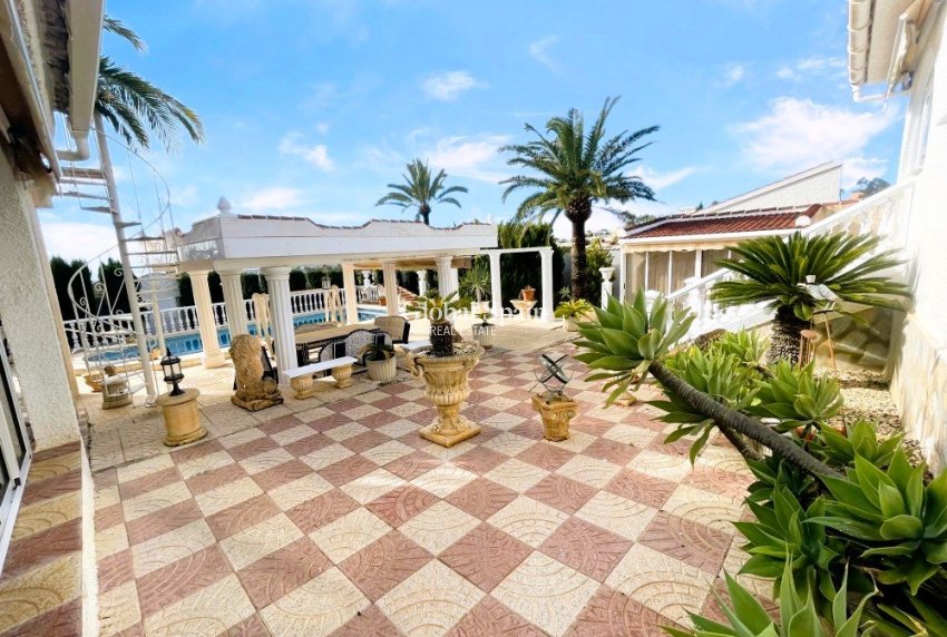 Resale - VILLA -
CIUDAD QUESADA