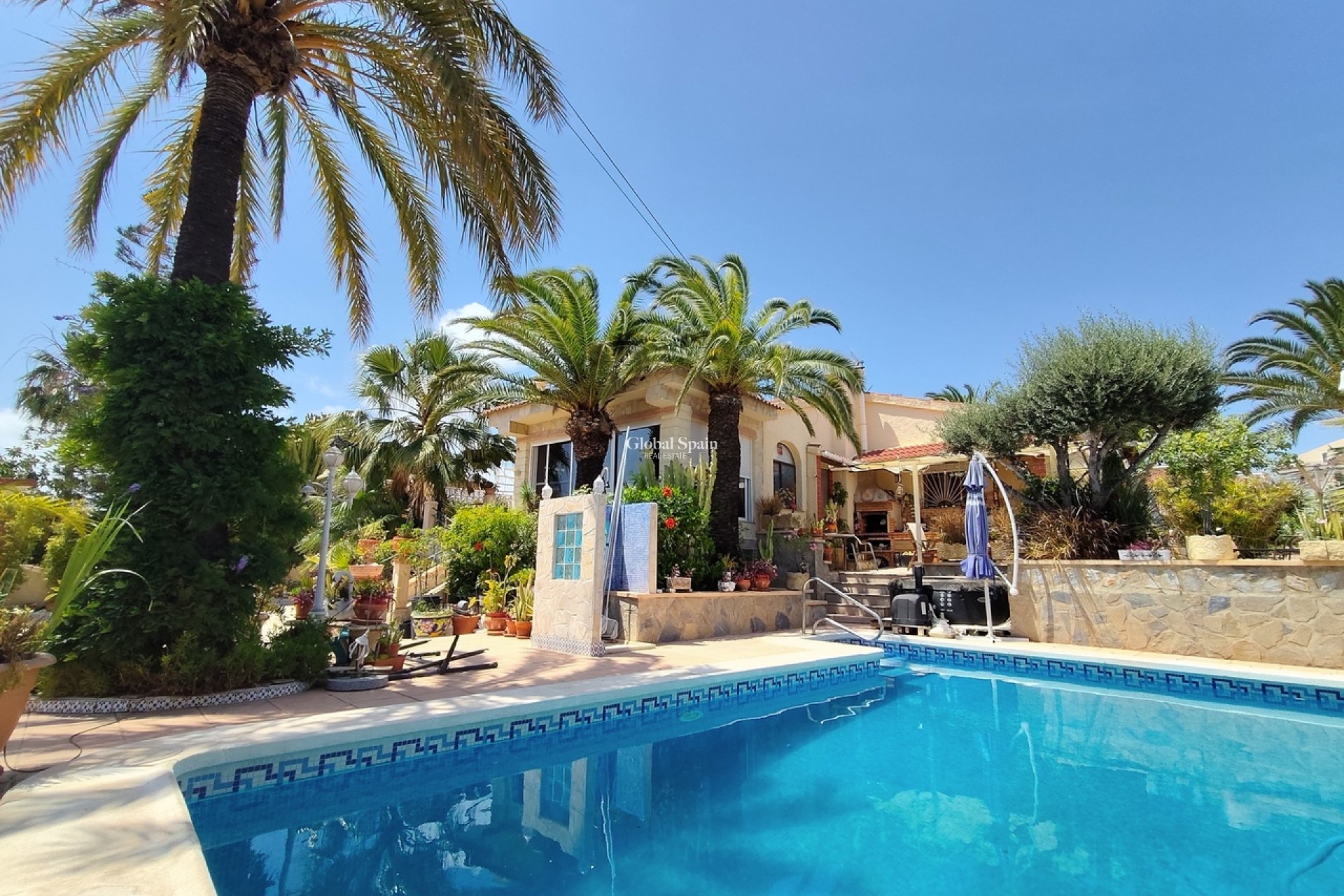 Resale - VILLA -
CIUDAD QUESADA