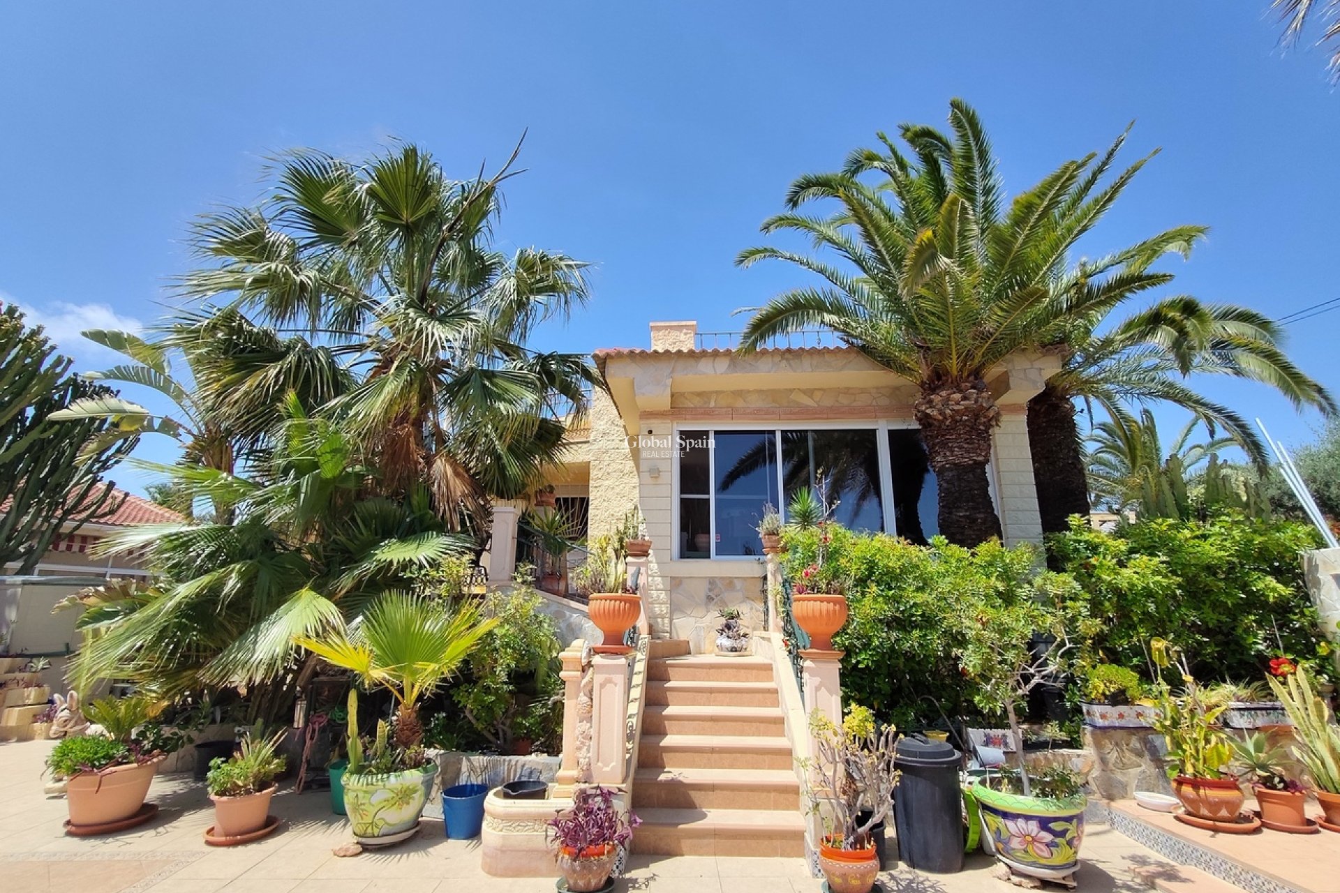 Resale - VILLA -
CIUDAD QUESADA