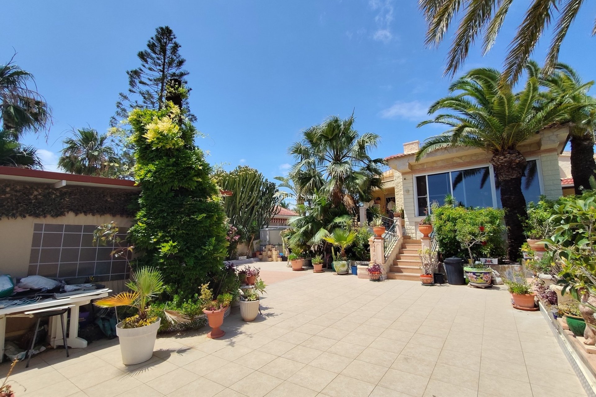 Resale - VILLA -
CIUDAD QUESADA