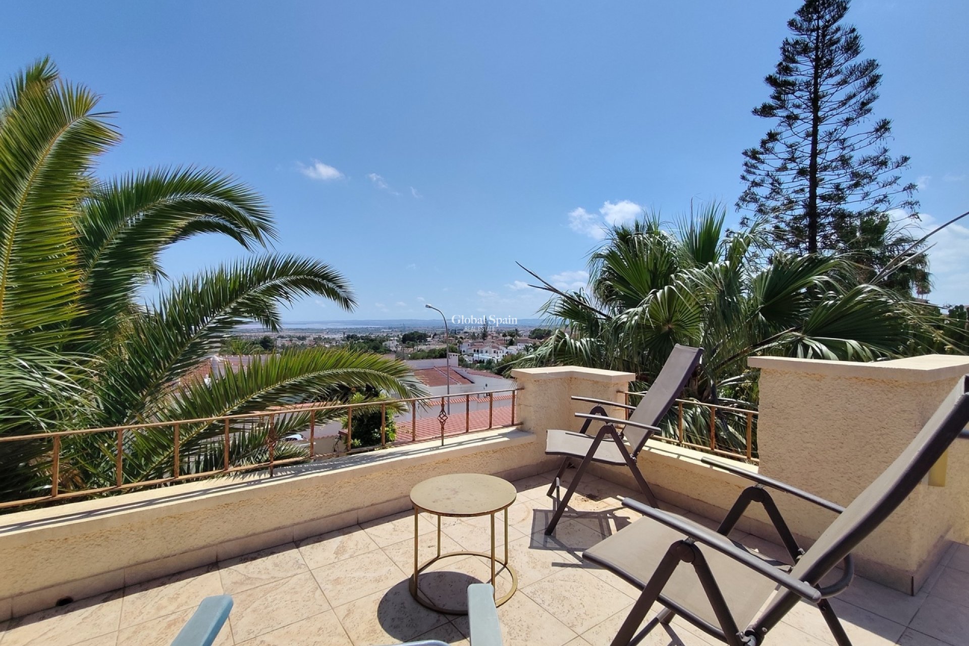 Resale - VILLA -
CIUDAD QUESADA