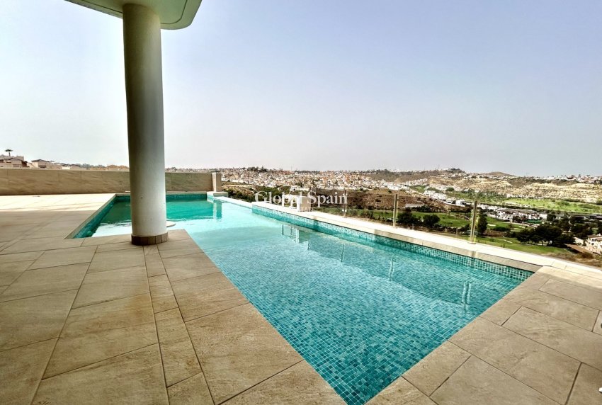 Resale - VILLA -
CIUDAD QUESADA