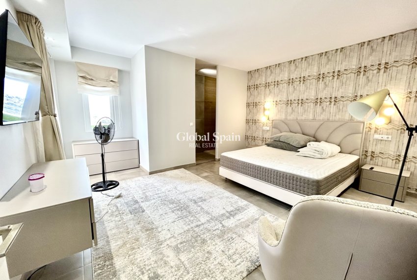 Resale - VILLA -
CIUDAD QUESADA
