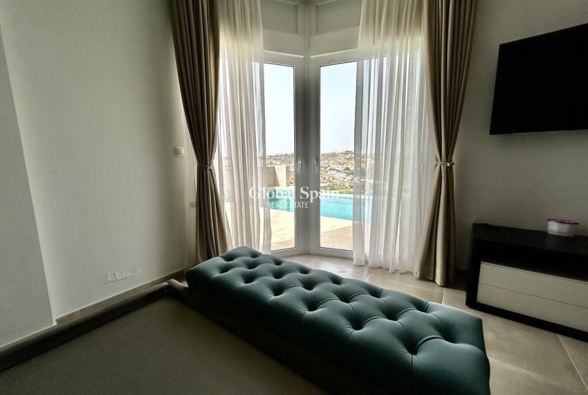 Resale - VILLA -
CIUDAD QUESADA