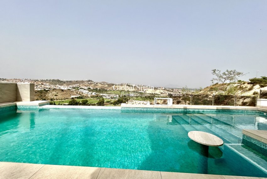 Resale - VILLA -
CIUDAD QUESADA