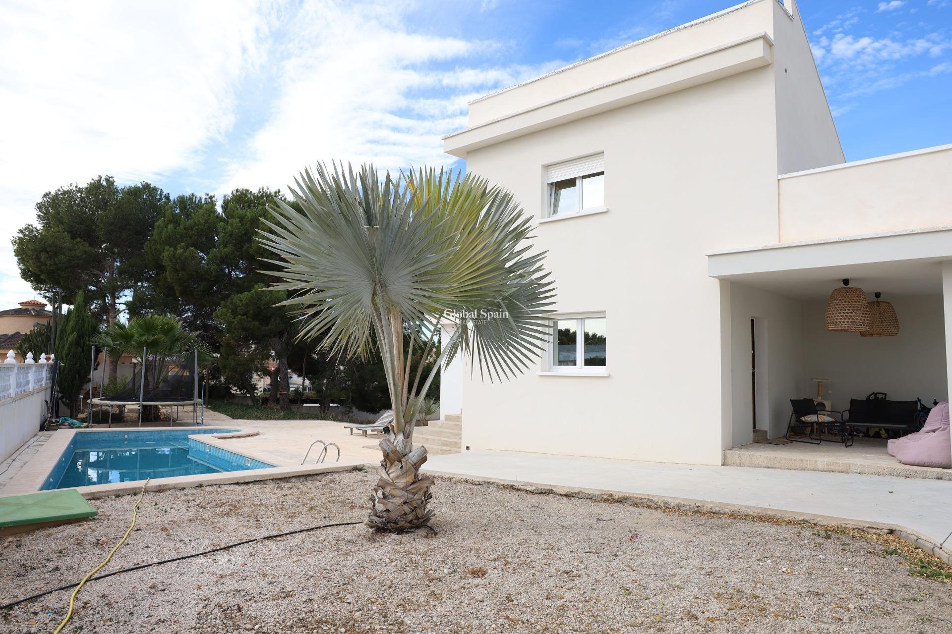 Resale - VILLA -
CIUDAD QUESADA