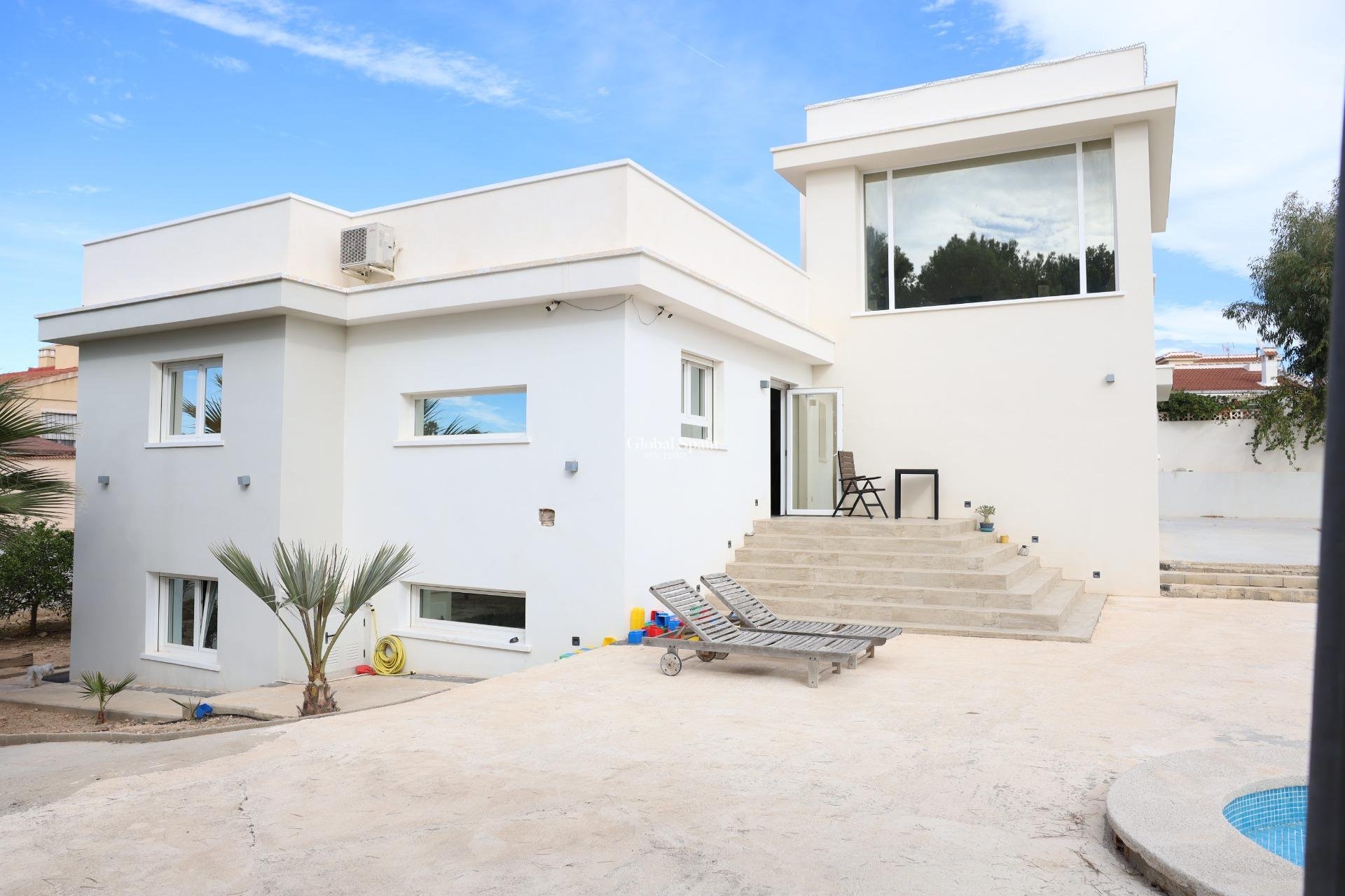 Resale - VILLA -
CIUDAD QUESADA