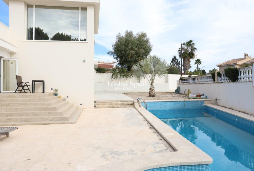 Resale - VILLA -
CIUDAD QUESADA