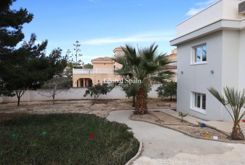 Resale - VILLA -
CIUDAD QUESADA