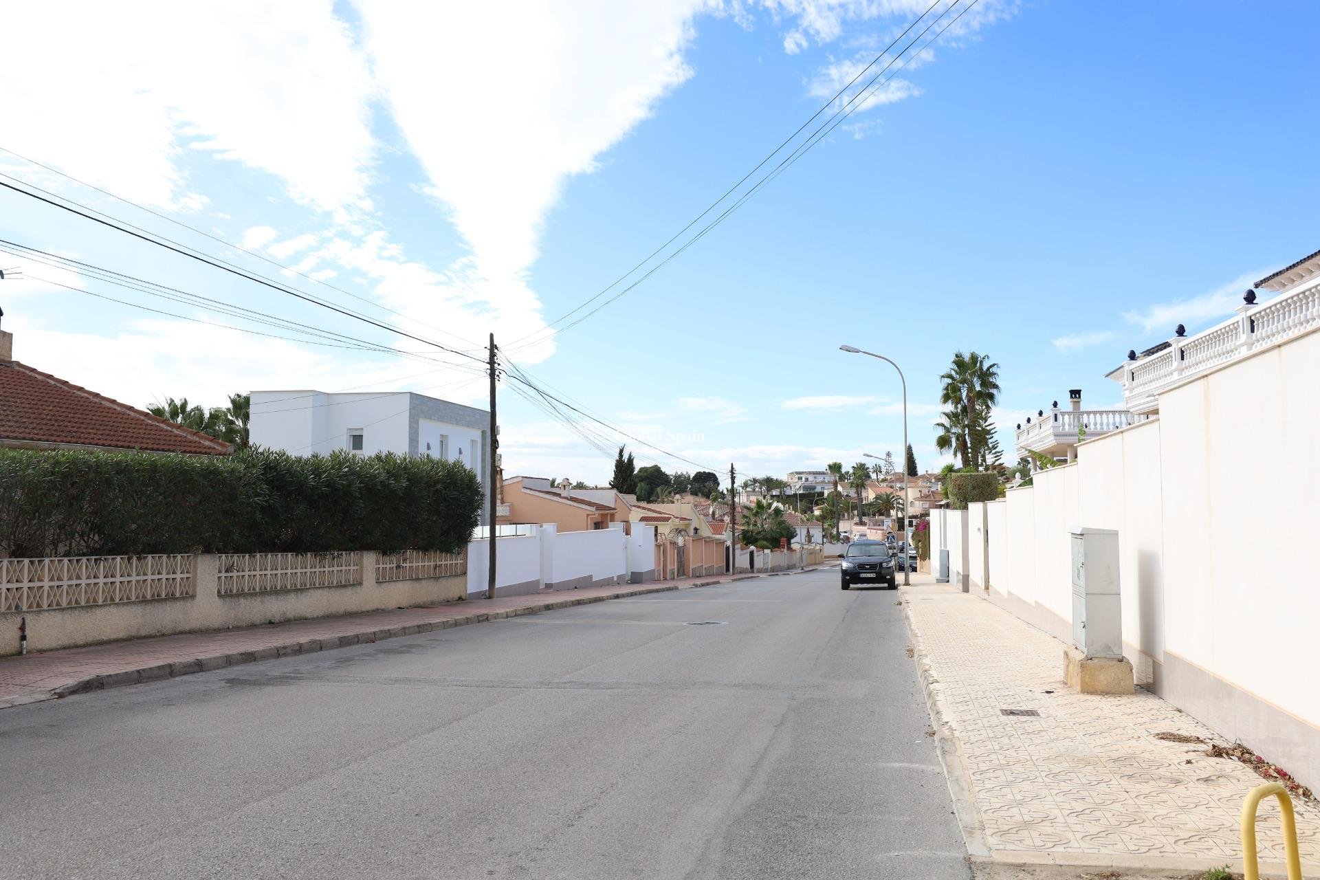 Resale - VILLA -
CIUDAD QUESADA