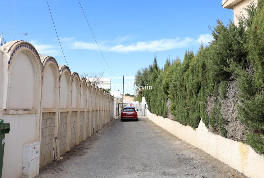 Resale - VILLA -
CIUDAD QUESADA