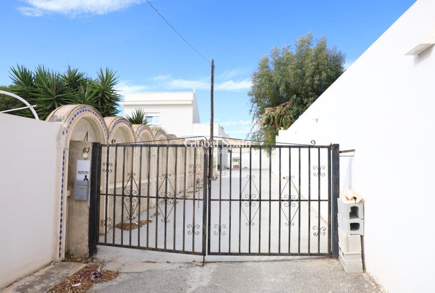 Resale - VILLA -
CIUDAD QUESADA
