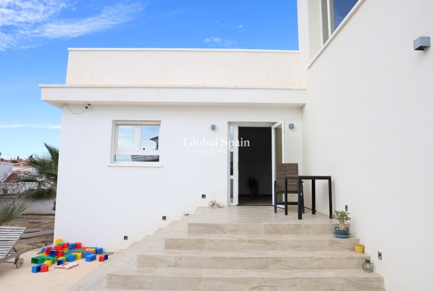 Resale - VILLA -
CIUDAD QUESADA