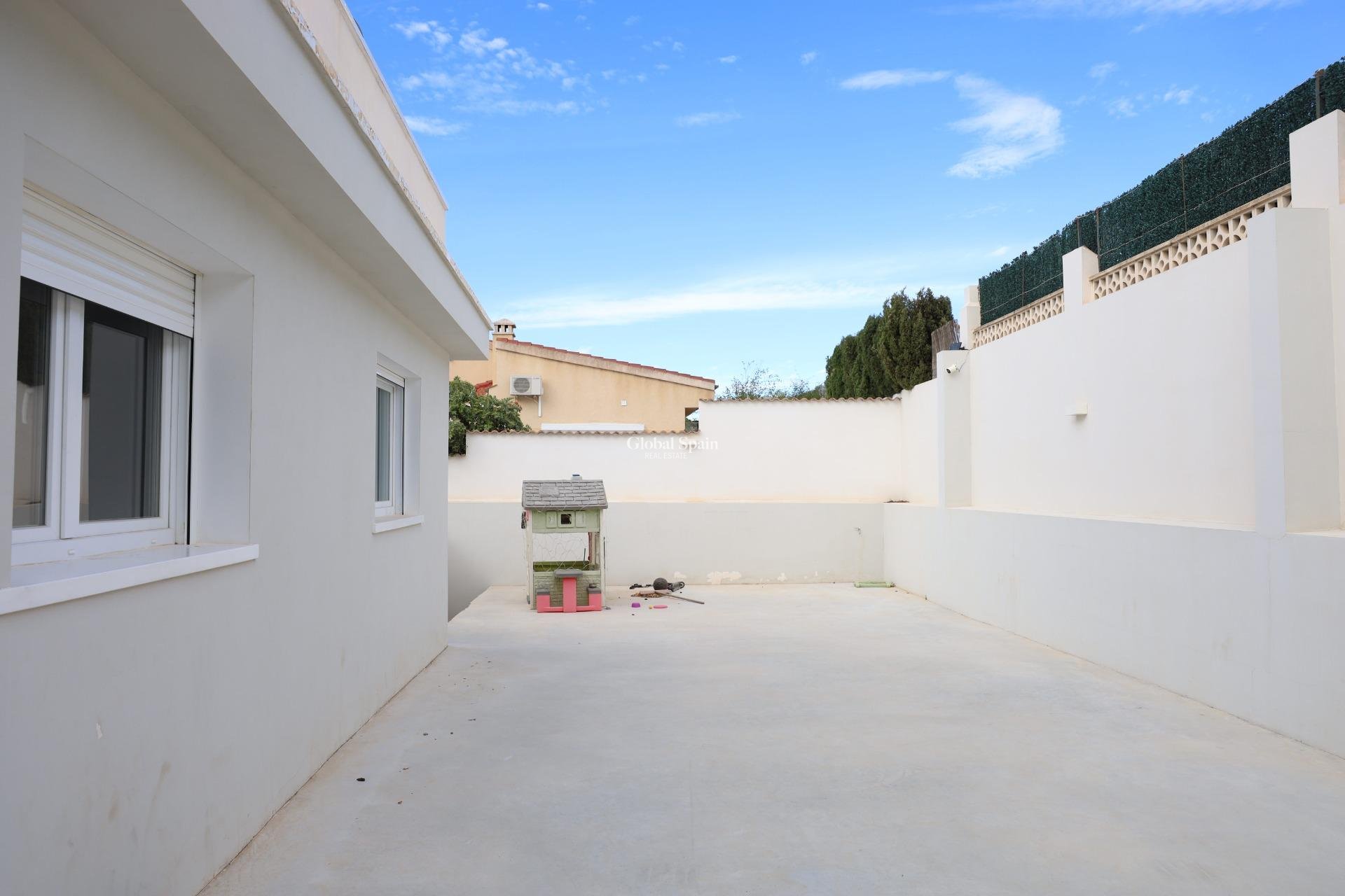 Resale - VILLA -
CIUDAD QUESADA
