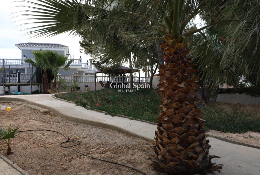 Resale - VILLA -
CIUDAD QUESADA