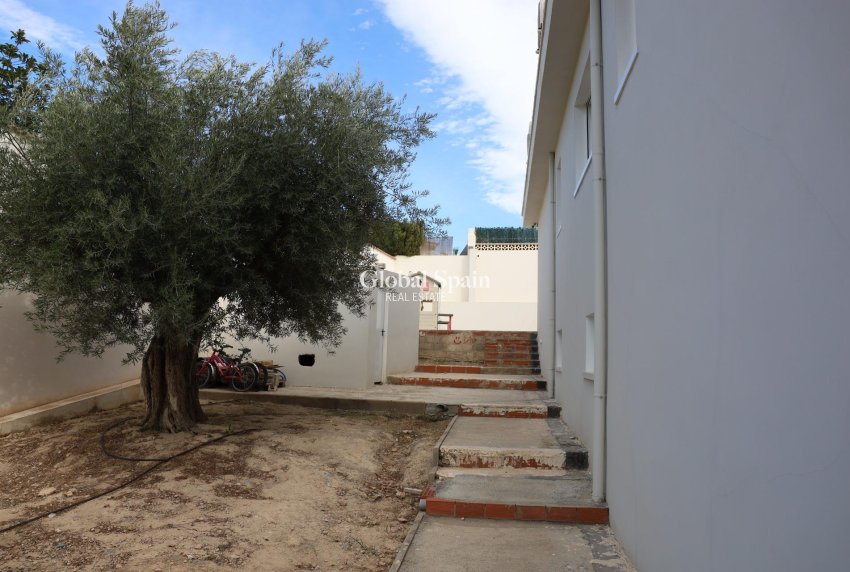 Resale - VILLA -
CIUDAD QUESADA