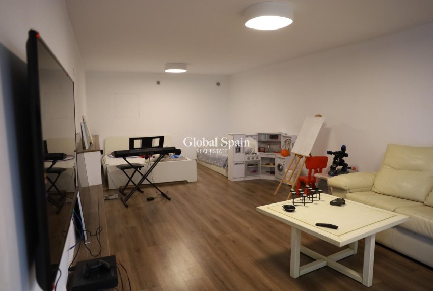 Resale - VILLA -
CIUDAD QUESADA
