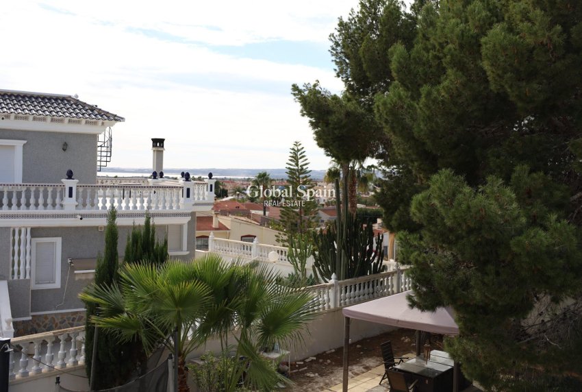 Resale - VILLA -
CIUDAD QUESADA