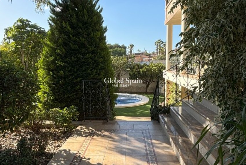 Resale - VILLA -
CIUDAD QUESADA