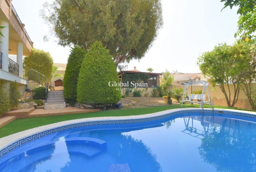 Resale - VILLA -
CIUDAD QUESADA