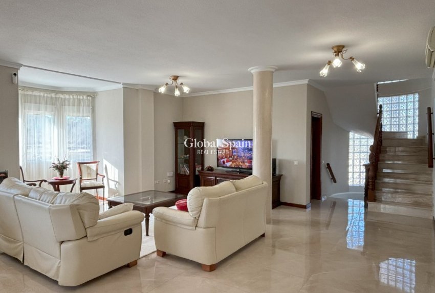 Resale - VILLA -
CIUDAD QUESADA