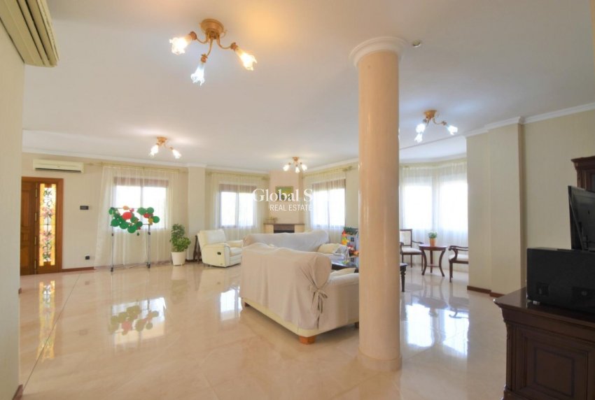 Resale - VILLA -
CIUDAD QUESADA