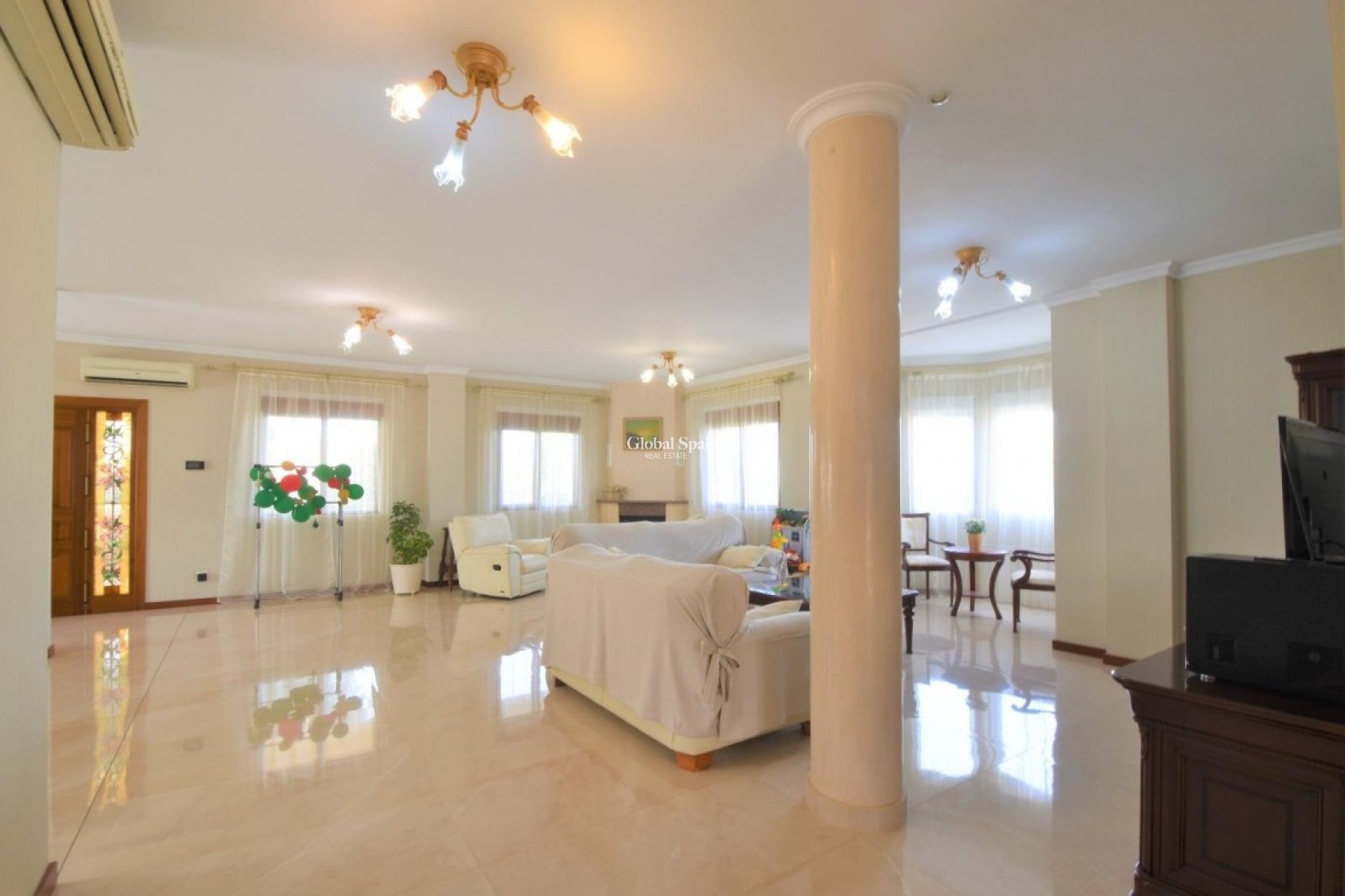 Resale - VILLA -
CIUDAD QUESADA