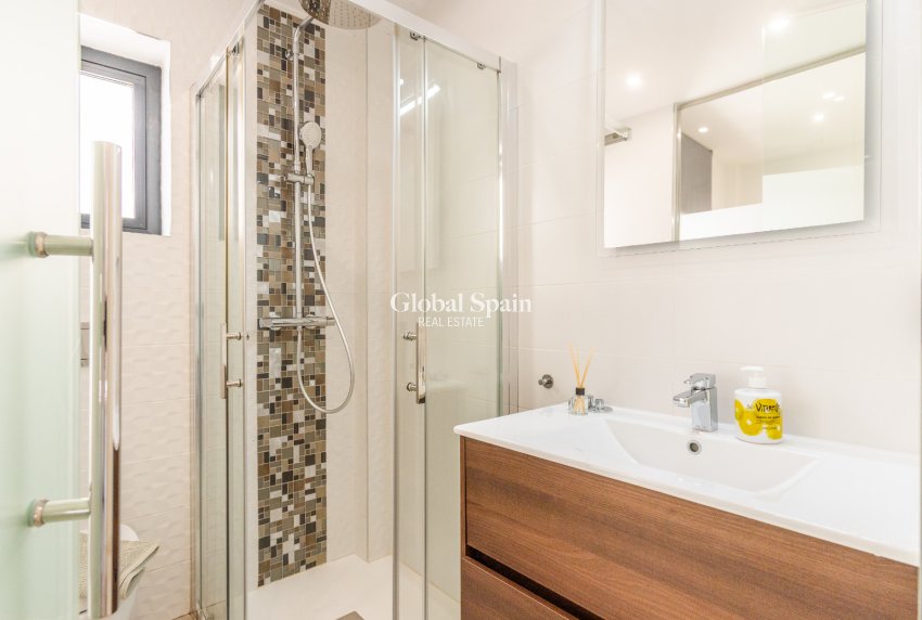 Resale - VILLA -
CIUDAD QUESADA