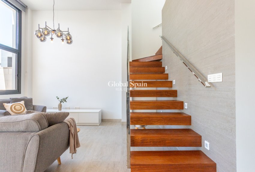 Resale - VILLA -
CIUDAD QUESADA