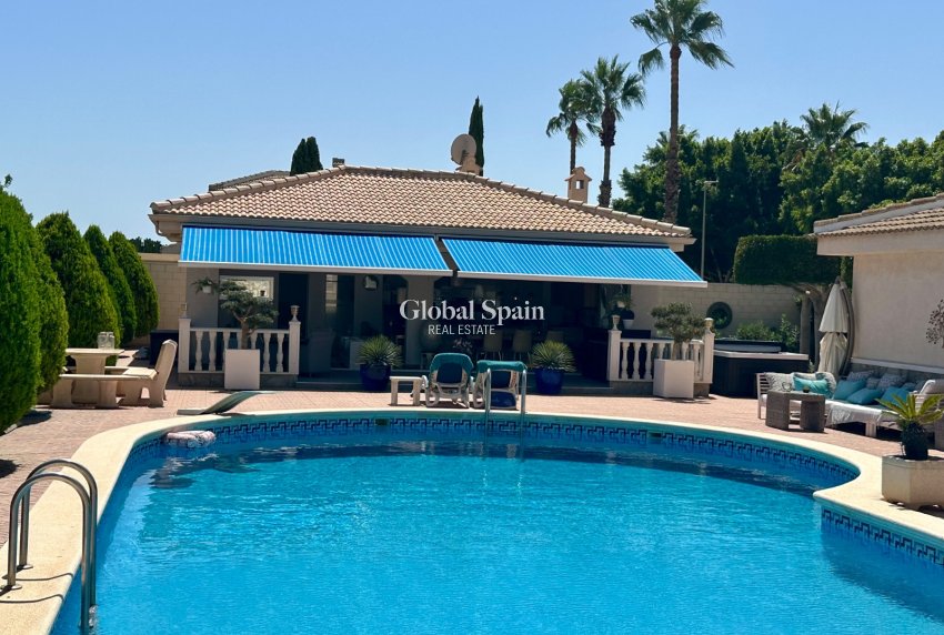 Resale - VILLA -
CIUDAD QUESADA