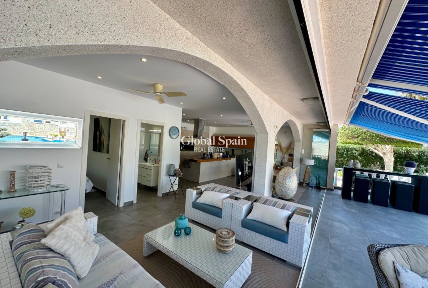 Resale - VILLA -
CIUDAD QUESADA