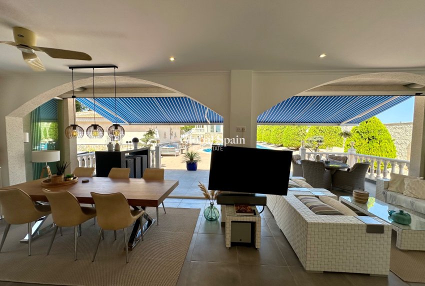 Resale - VILLA -
CIUDAD QUESADA