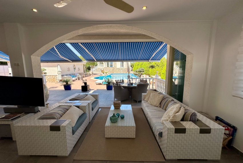 Resale - VILLA -
CIUDAD QUESADA
