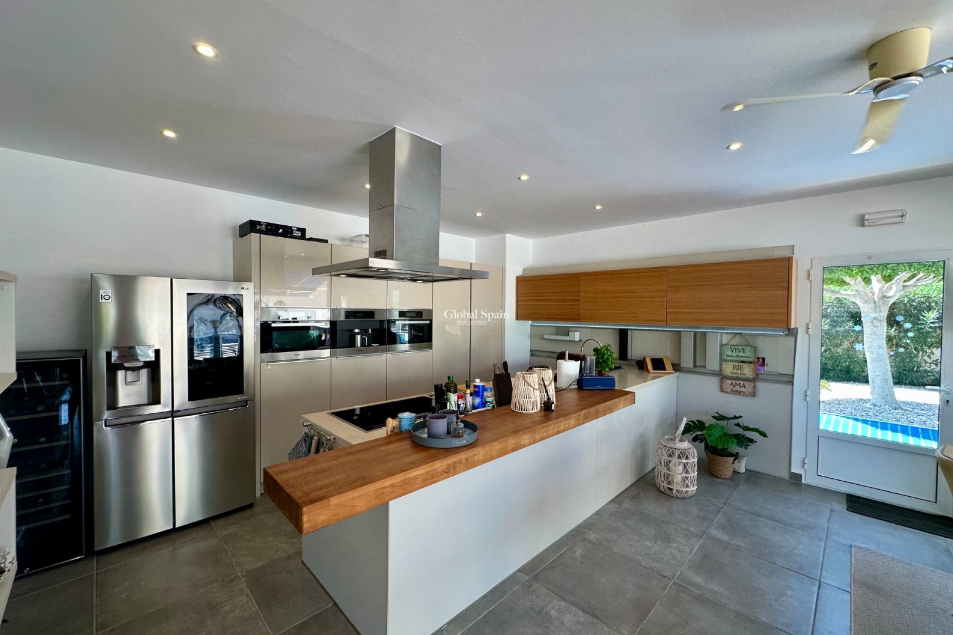 Resale - VILLA -
CIUDAD QUESADA
