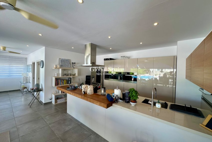 Resale - VILLA -
CIUDAD QUESADA