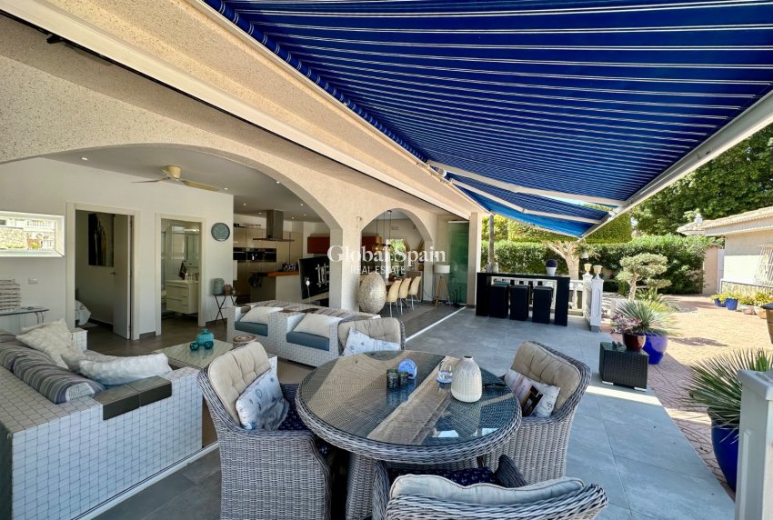 Resale - VILLA -
CIUDAD QUESADA