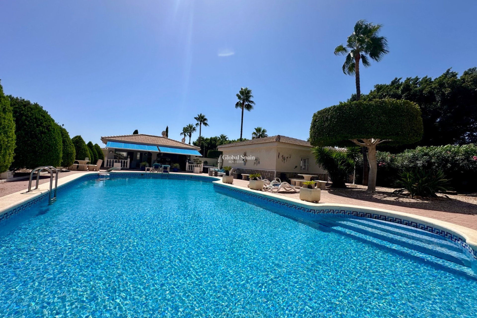 Resale - VILLA -
CIUDAD QUESADA
