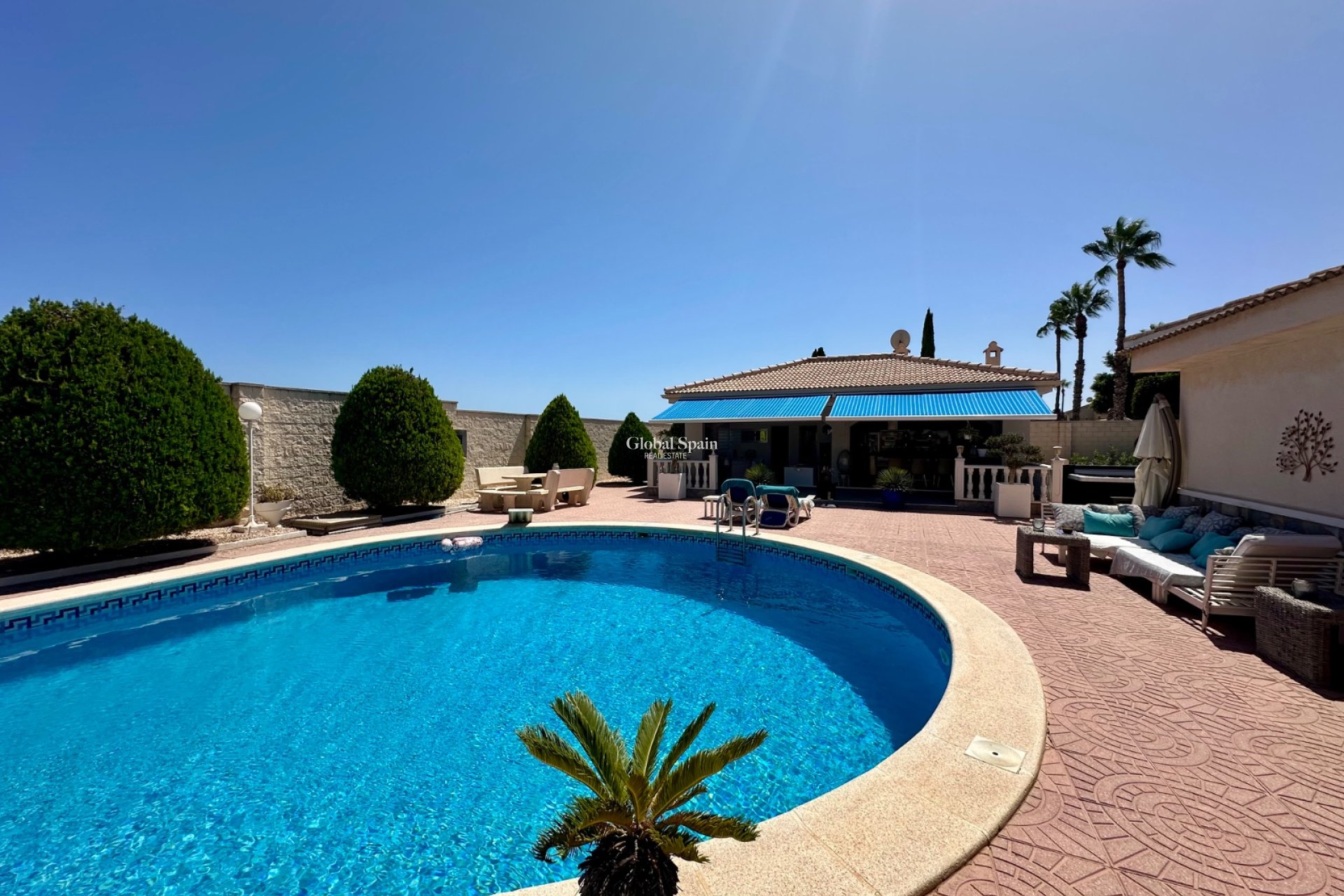 Resale - VILLA -
CIUDAD QUESADA