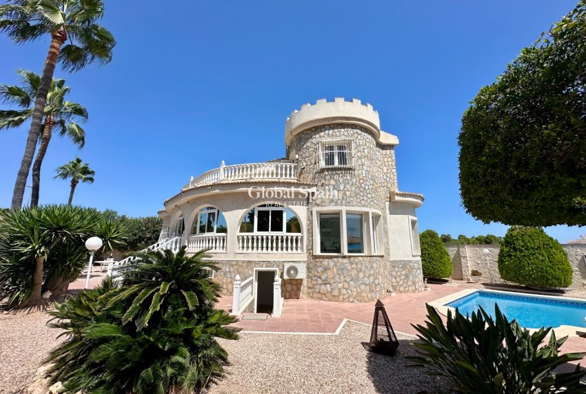 Resale - VILLA -
CIUDAD QUESADA