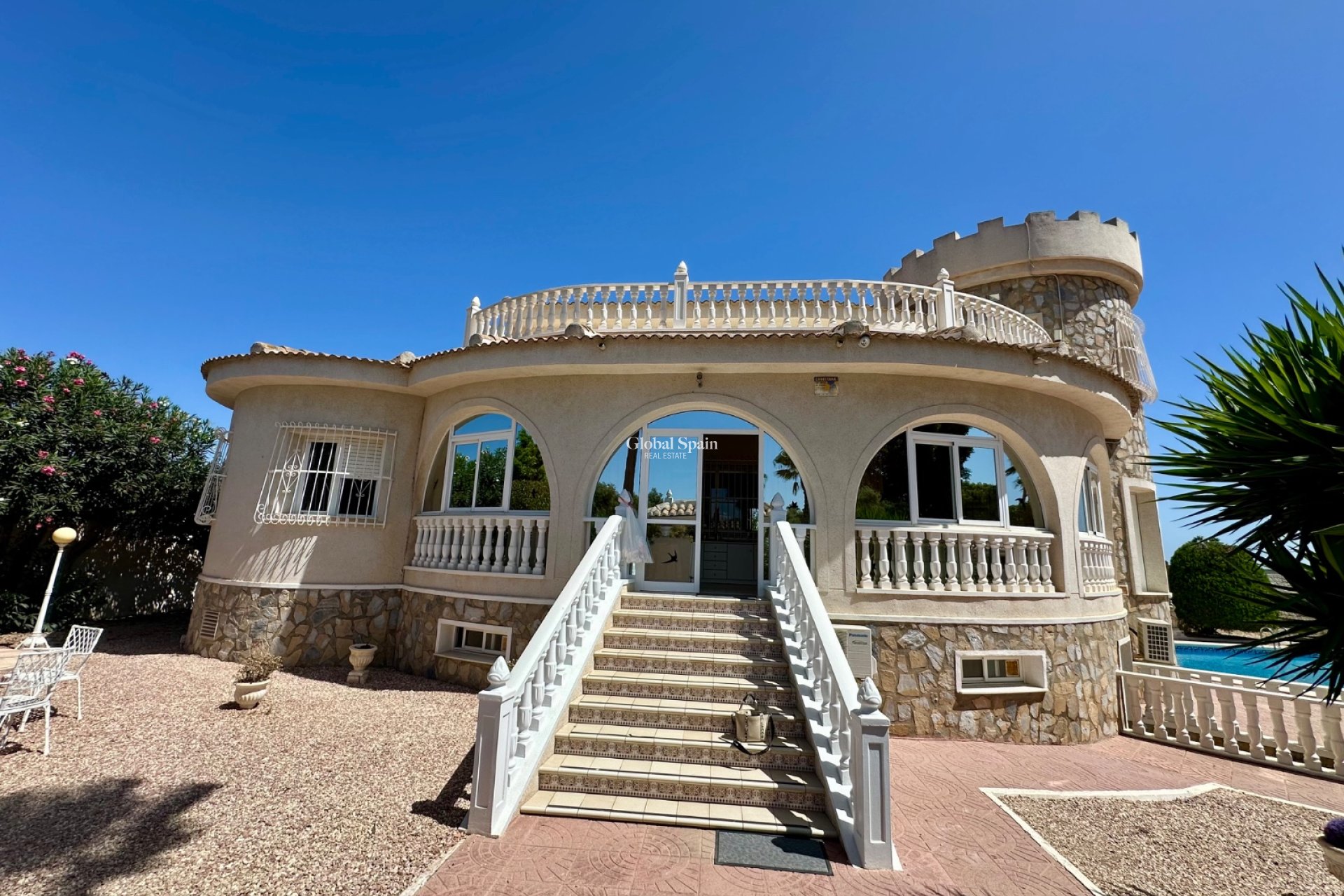 Resale - VILLA -
CIUDAD QUESADA