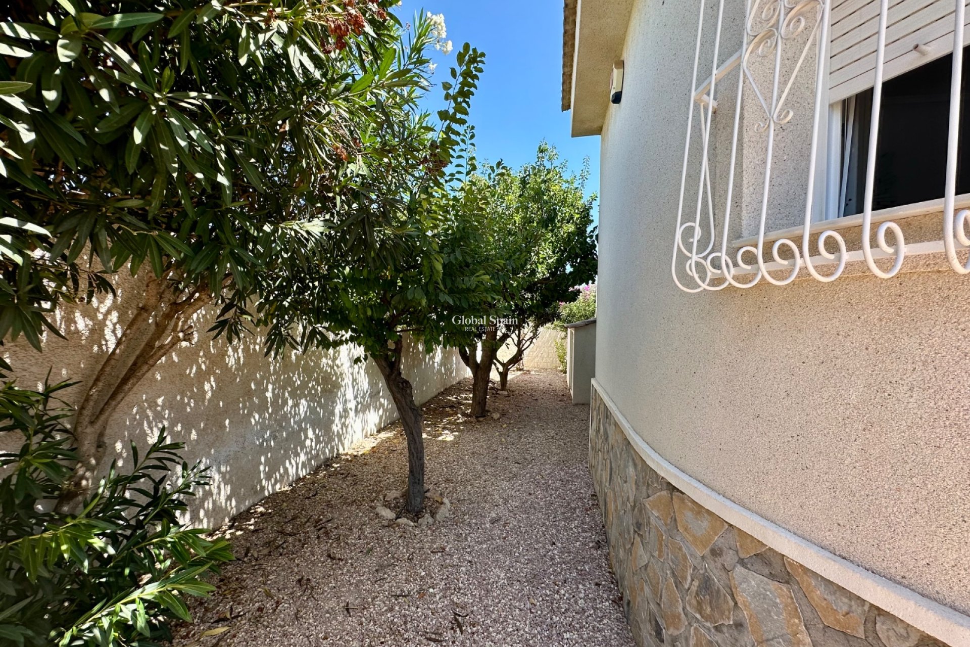 Resale - VILLA -
CIUDAD QUESADA