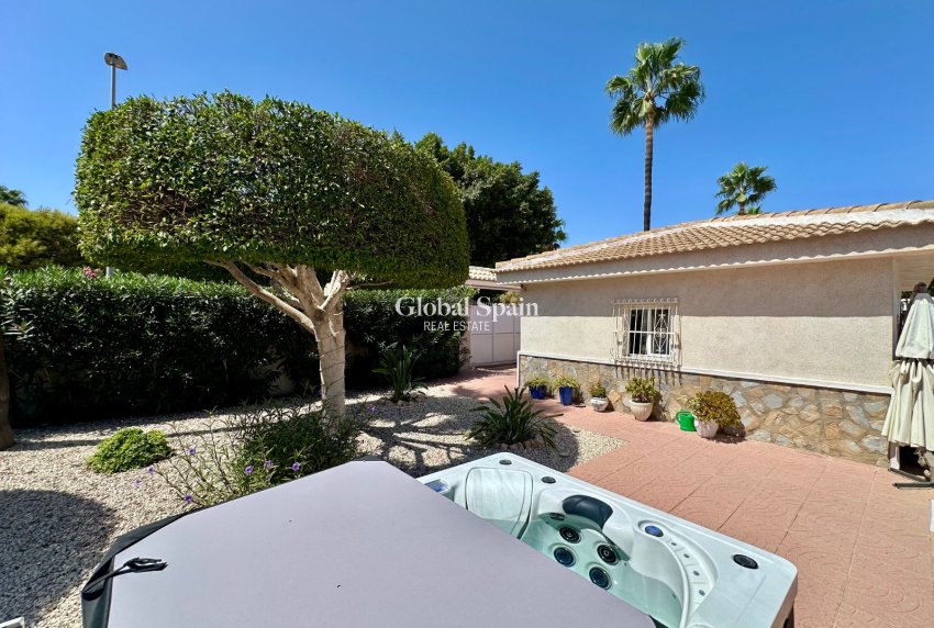 Resale - VILLA -
CIUDAD QUESADA