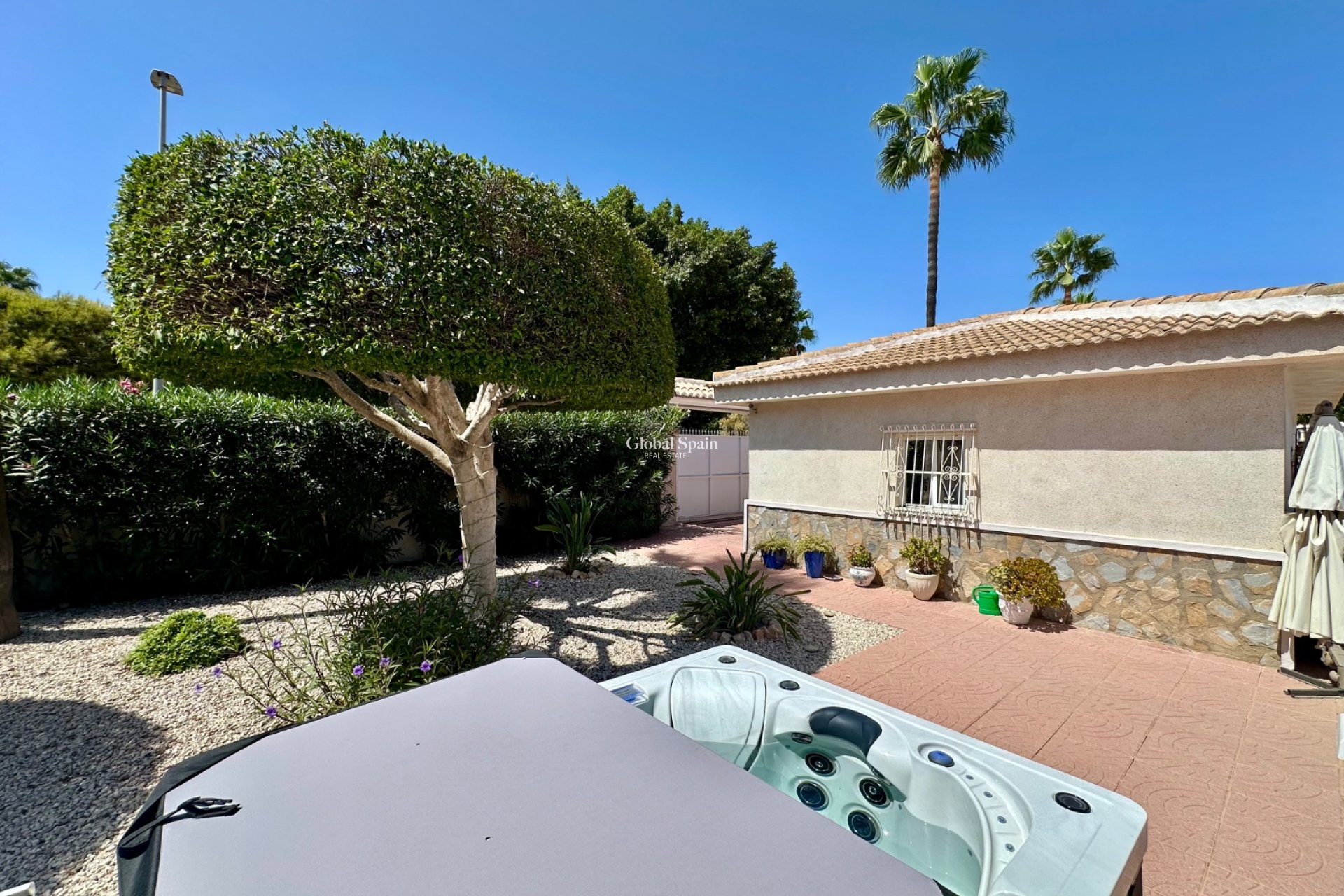Resale - VILLA -
CIUDAD QUESADA