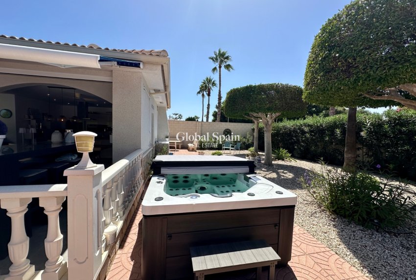 Resale - VILLA -
CIUDAD QUESADA